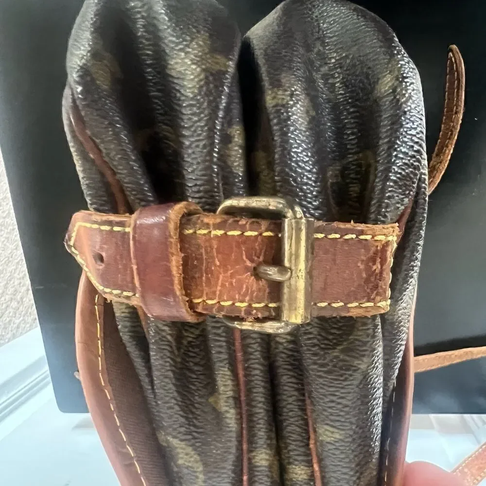 AUTH LOUIS VUITTON MONOGRAM SAUMUR 30 CROSSBODYBAG